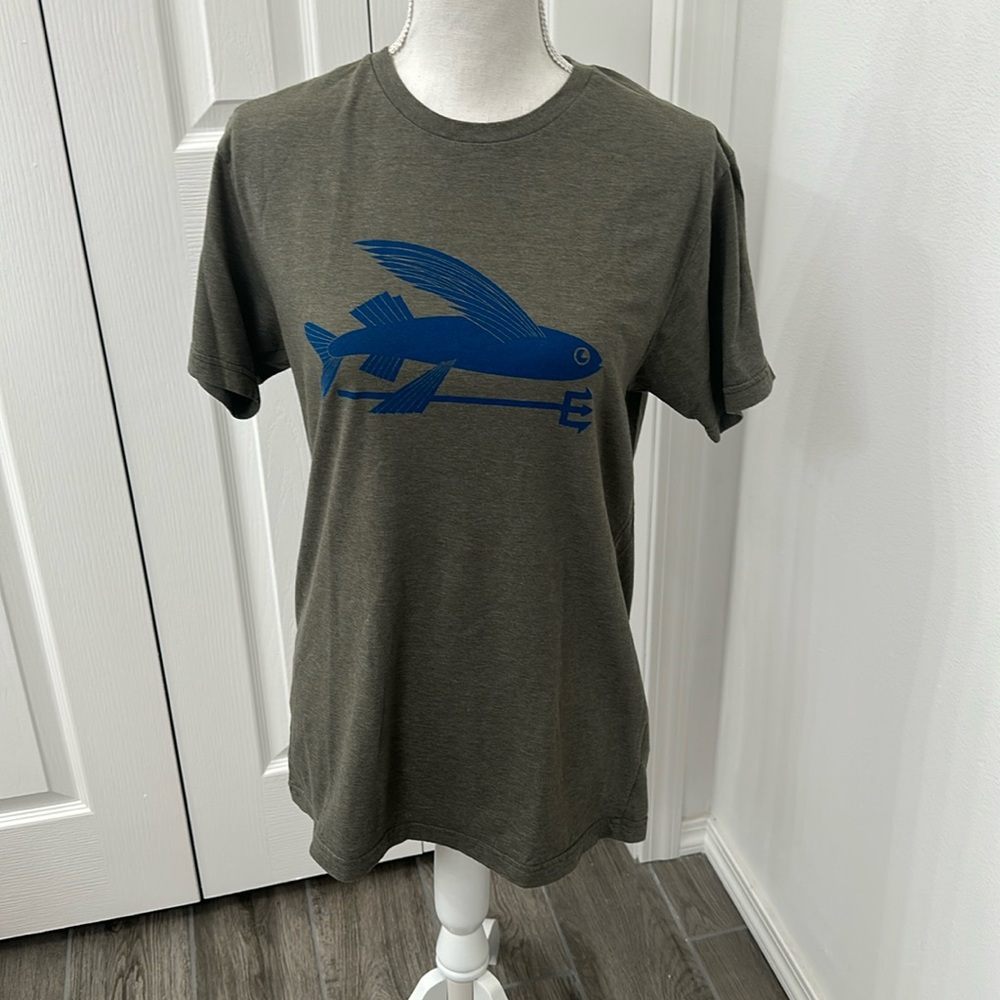 Mens Patagonia Excellent condition medium slim fit T shirt